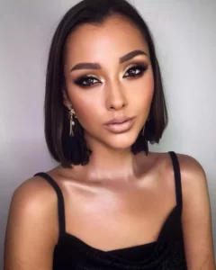 esmerler için siyah elbise makyajı